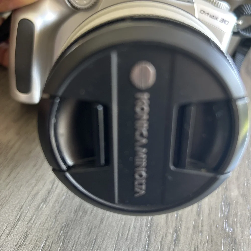 Minolta Dynax 30 Camera 28-10mm Lens Minolta Japan w/Straps UNTESTED FOR PARTS